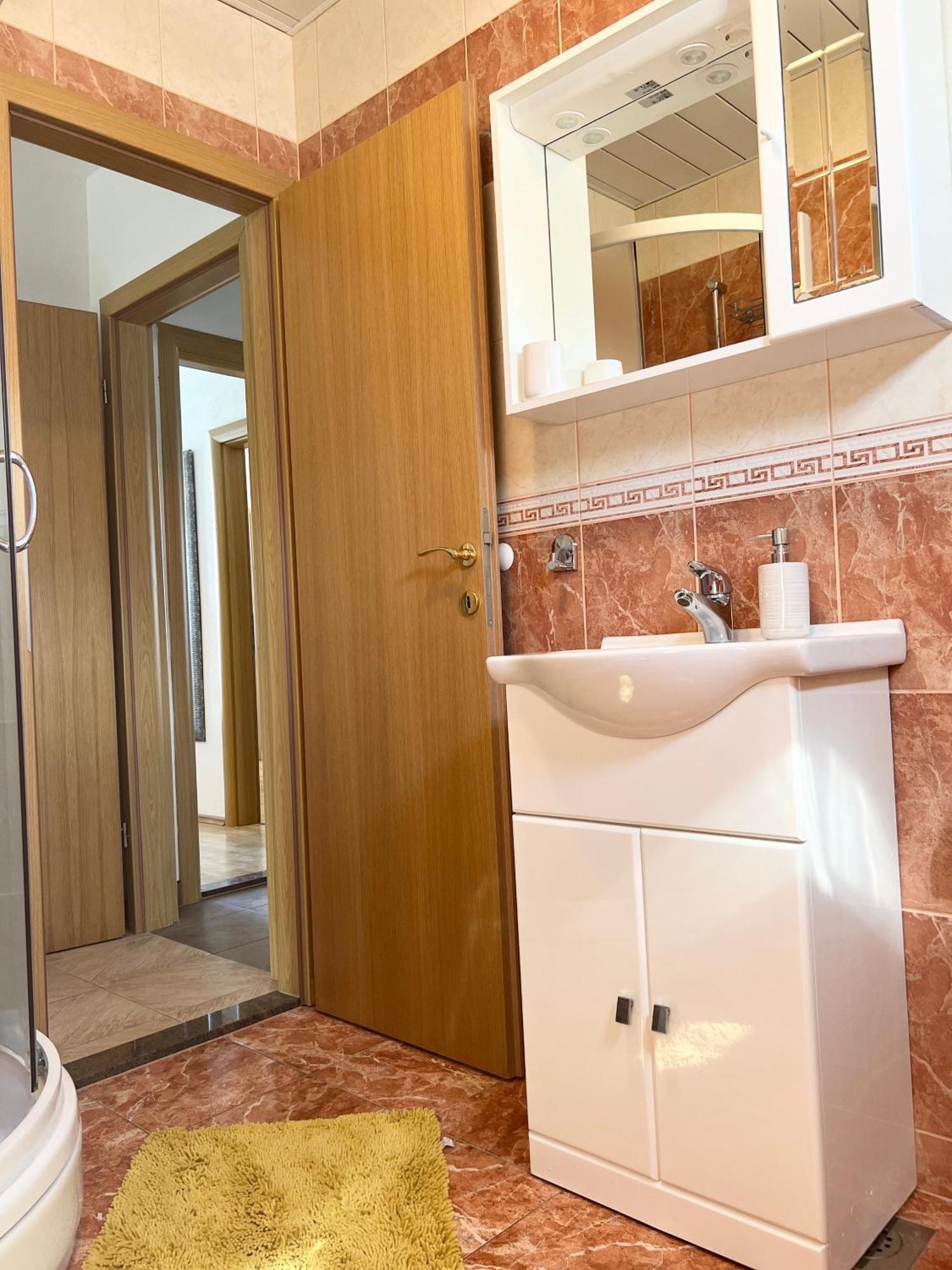 D.O.O. Yury Apartment تروغير المظهر الخارجي الصورة