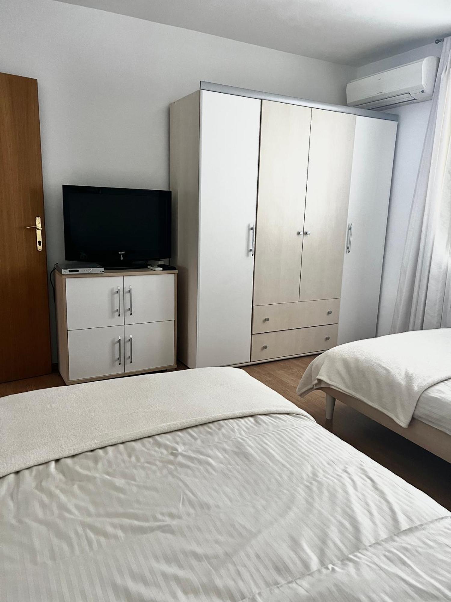 D.O.O. Yury Apartment تروغير المظهر الخارجي الصورة