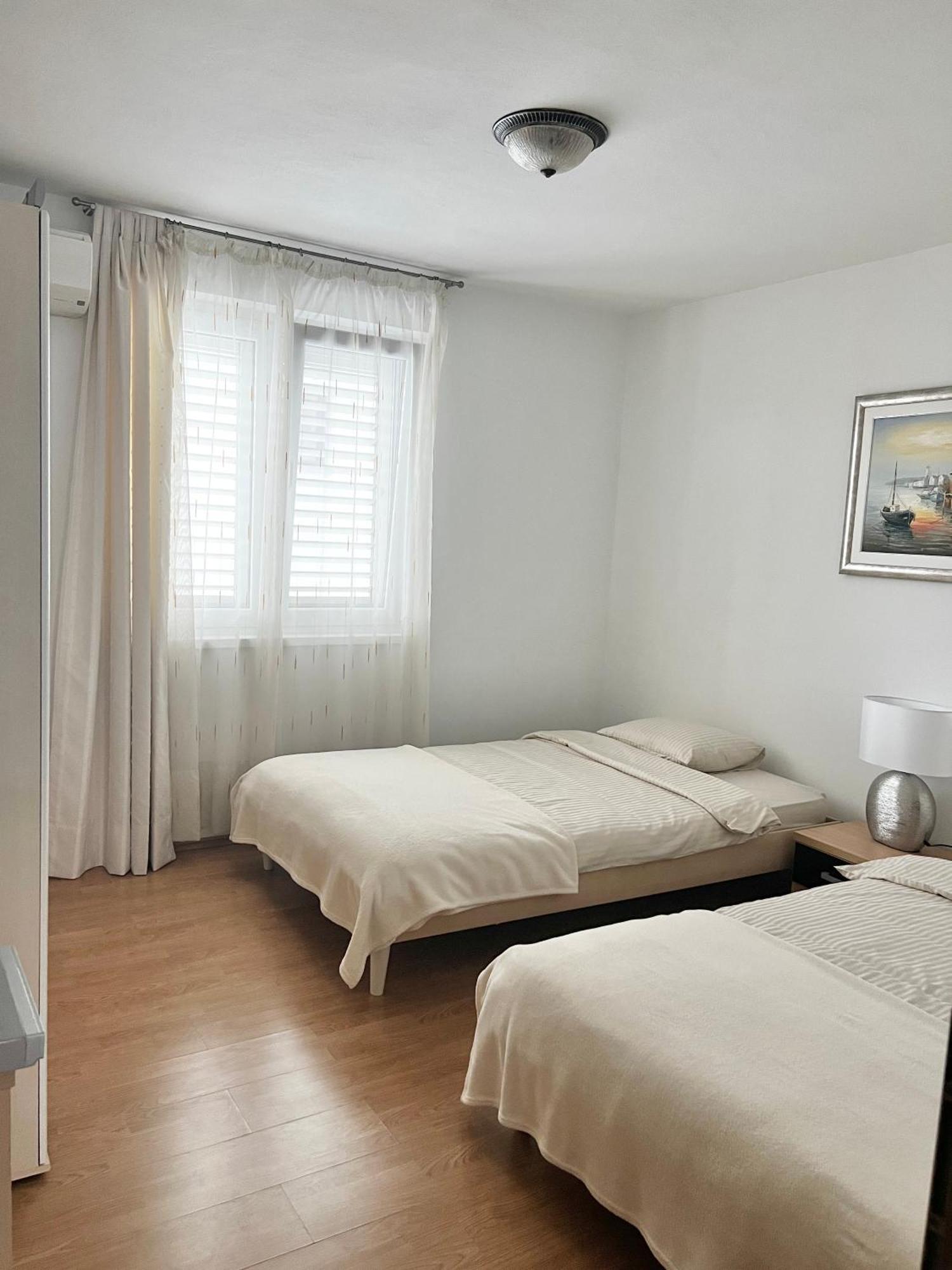 D.O.O. Yury Apartment تروغير المظهر الخارجي الصورة